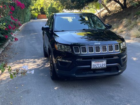 Used 2018 Jeep Compass Sport image 4