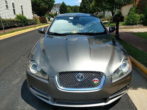 Used 2011 Jaguar XF Premium image 18