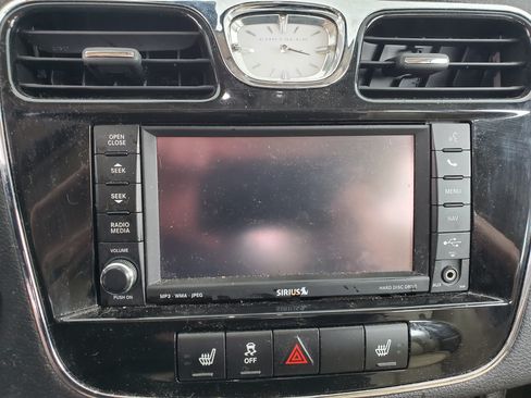 Used 2013 Chrysler 200 Limited w/ Sun/Sound Group image 12