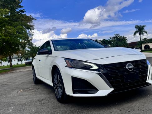 Used 2024 Nissan Altima 2.5 SV image 8