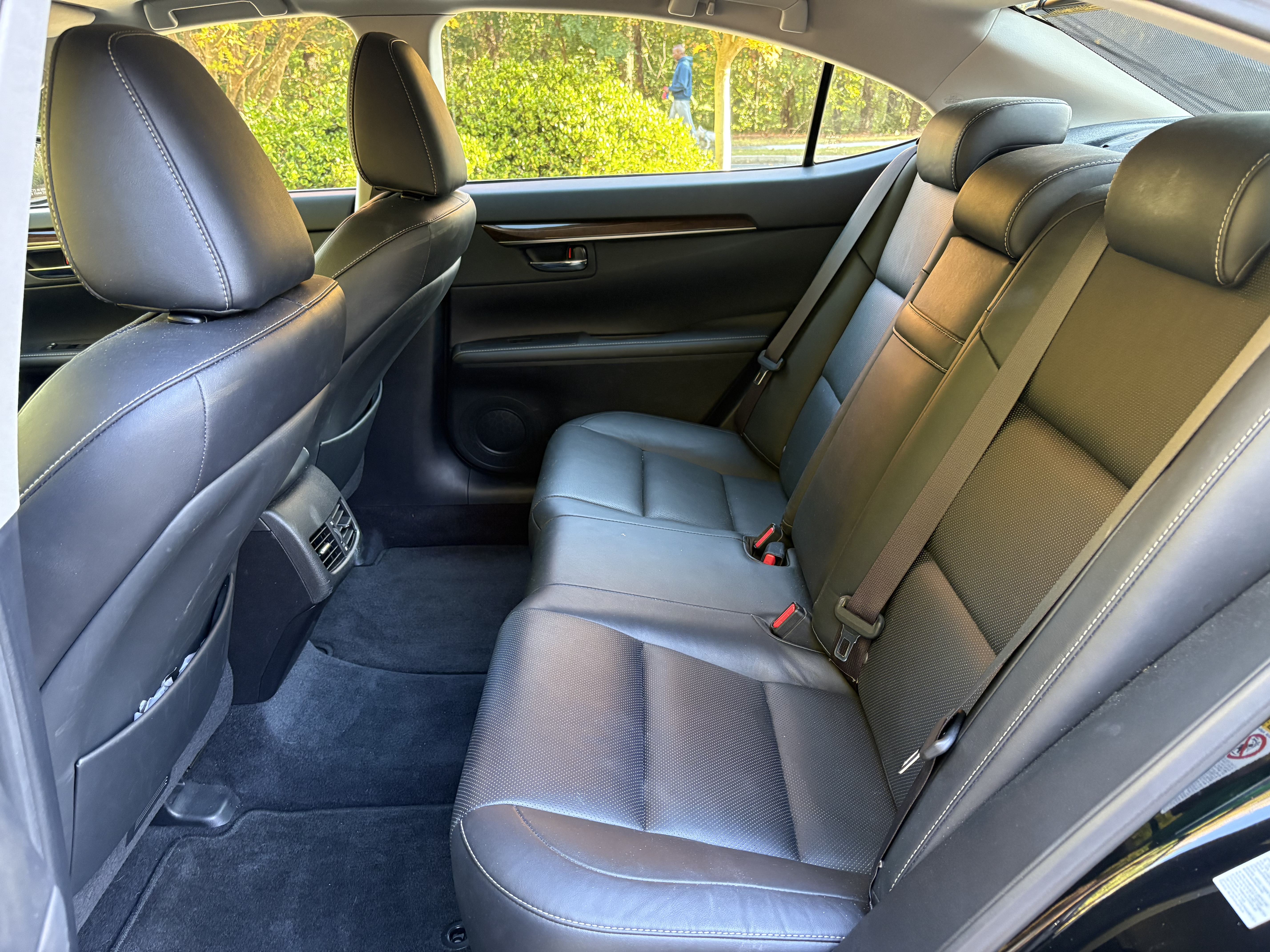 Used 2015 Lexus ES 350 w/ Luxury Package FWD image 10