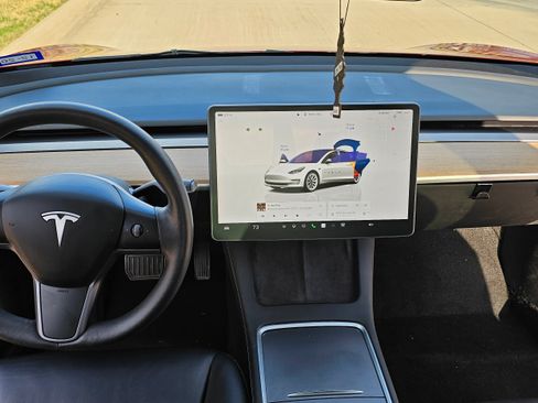 Used 2023 Tesla Model 3 Standard Range image 5