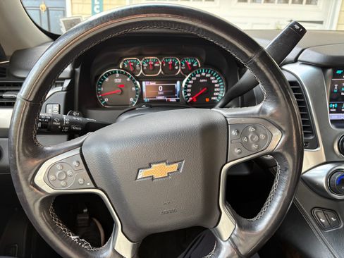 Used 2017 Chevrolet Suburban LT w/ Luxury Package image 1