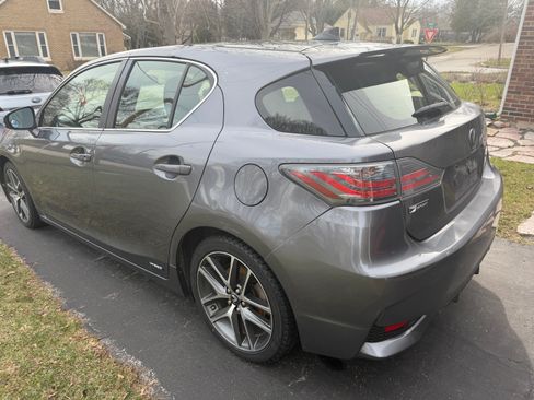 Used 2016 Lexus CT 200h image 1