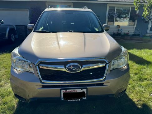 Used 2015 Subaru Forester 2.5i Premium AWD/4WD image 6