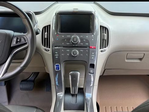 Used 2015 Chevrolet Volt image 11