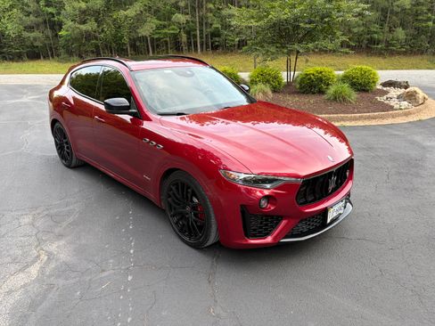 Used 2020 Maserati Levante GranSport AWD/4WD image 11