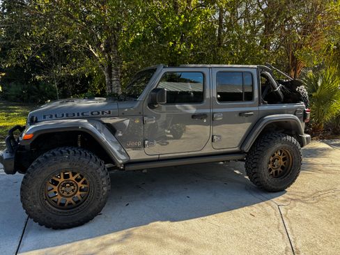 Used 2021 Jeep Wrangler Unlimited Rubicon w/ Trailer Tow Package image 8