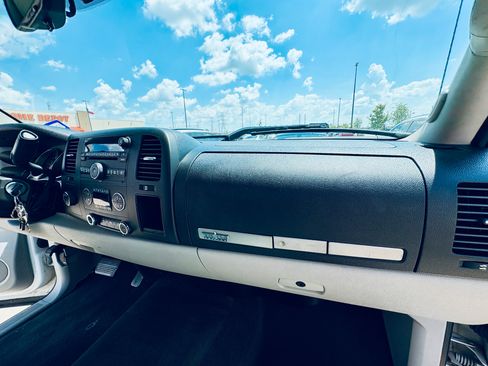Used 2011 Chevrolet Silverado 1500 LT w/ Texas Edition image 27