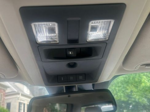 Used 2017 RAM 1500 Laramie RWD image 16