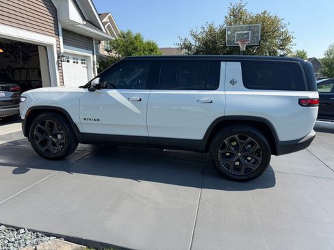 Used 2025 Rivian R1S Adventure AWD/4WD image 2