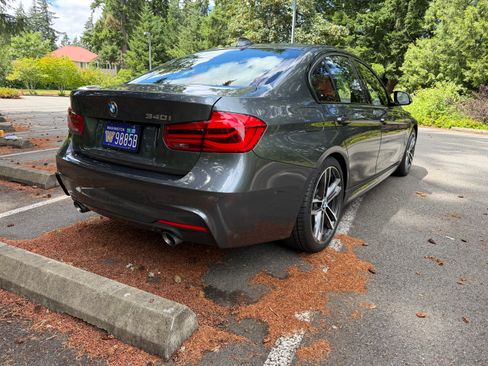 Used 2018 BMW 340i Sedan RWD image 4