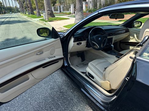 Used 2011 BMW 328i Convertible image 25