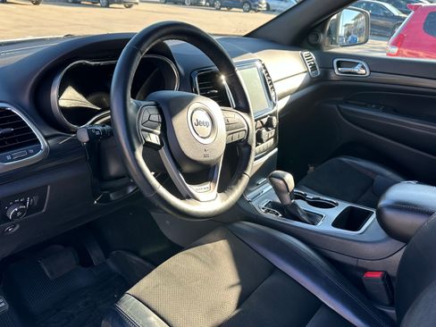 Used 2019 Jeep Grand Cherokee Altitude RWD image 10