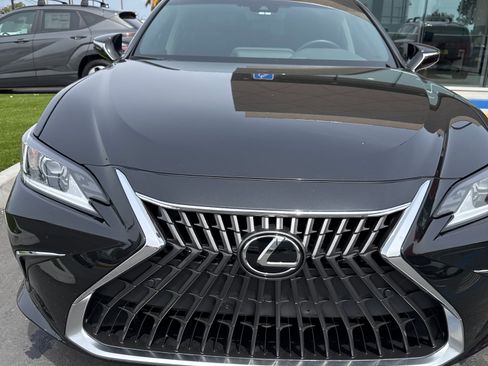 Used 2025 Lexus ES 350 w/ Premium Package image 2