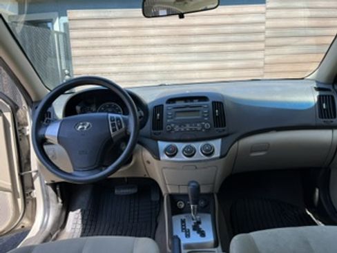 Used 2010 Hyundai Elantra GLS w/ Sunroof Pkg 3 FWD image 8