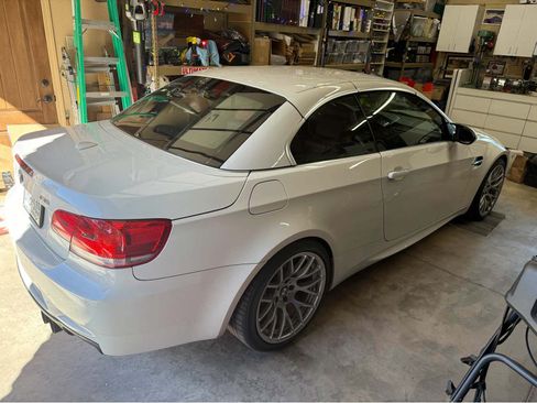Used 2010 BMW M3 Convertible image 6