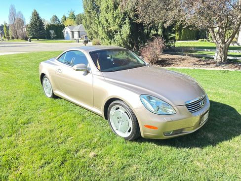 Used 2003 Lexus SC 430 Convertible image 2