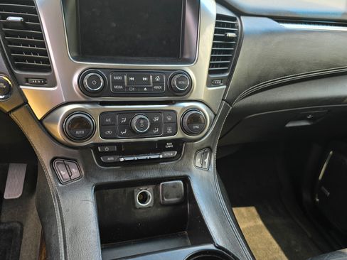 Used 2016 Chevrolet Suburban LT w/ Luxury Package image 16