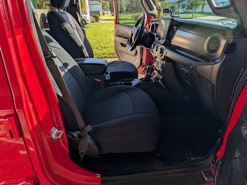 Used 2019 Jeep Wrangler Unlimited Sport S image 10