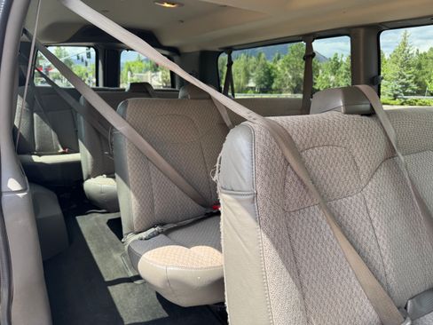 Used 2017 Chevrolet Express 3500 LT w/ LT Preferred Equipment Group RWD image 12