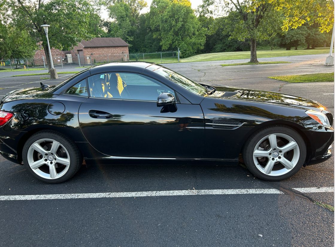 Used 2012 Mercedes-Benz SLK 250 image 10