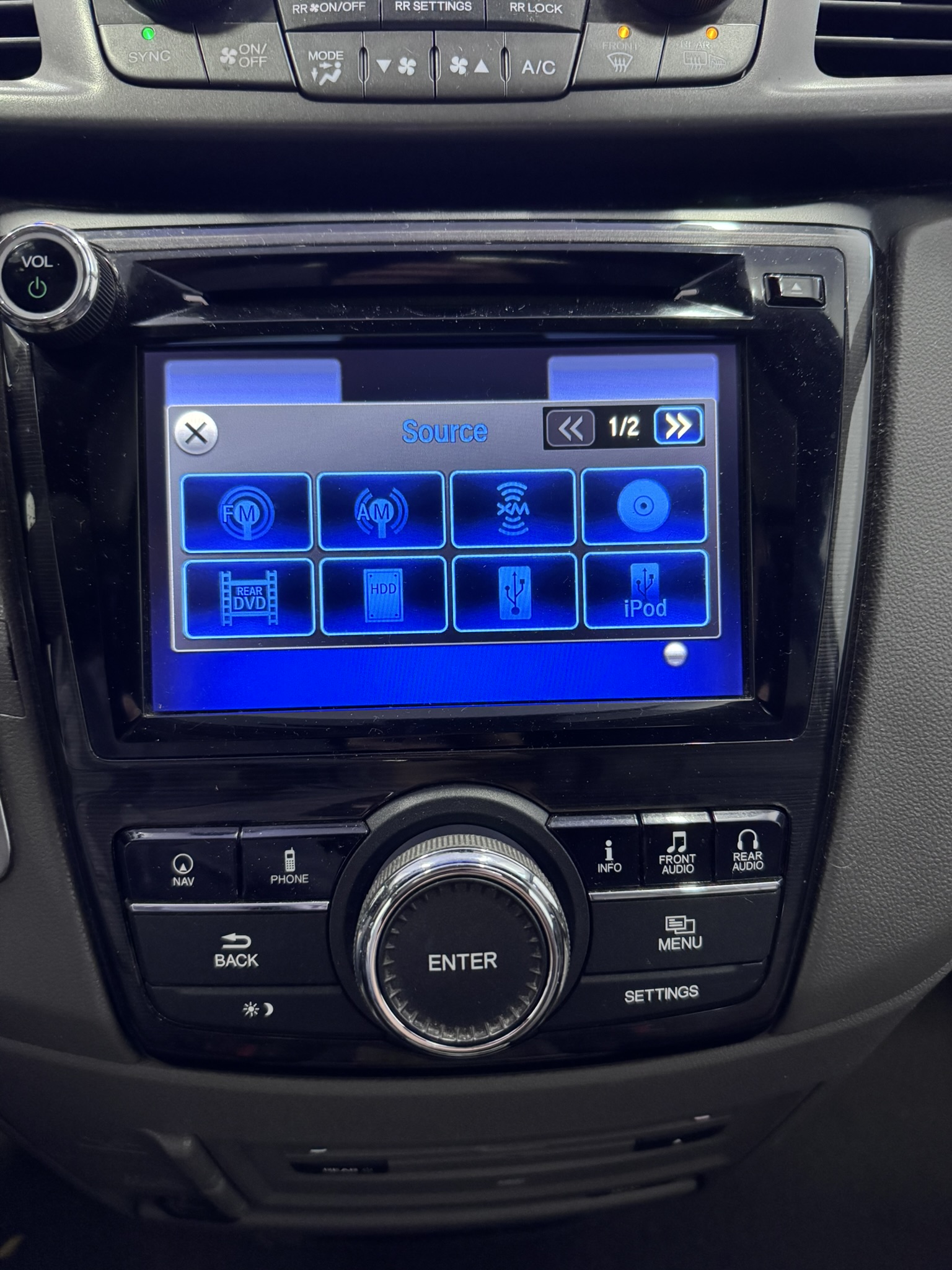 Used 2014 Honda Odyssey Touring Elite image 9