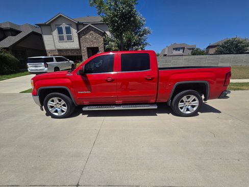 Used 2015 GMC Sierra 1500 SLE w/ SLE Value Package AWD/4WD image 2