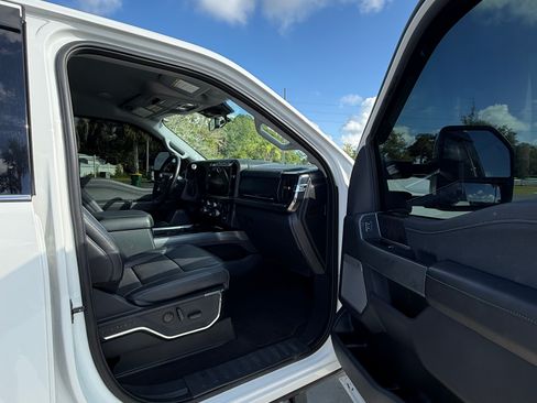 Used 2023 Ford F250 Lariat w/ Lariat Ultimate Package AWD/4WD image 8
