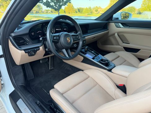 Used 2024 Porsche 911 Carrera image 19