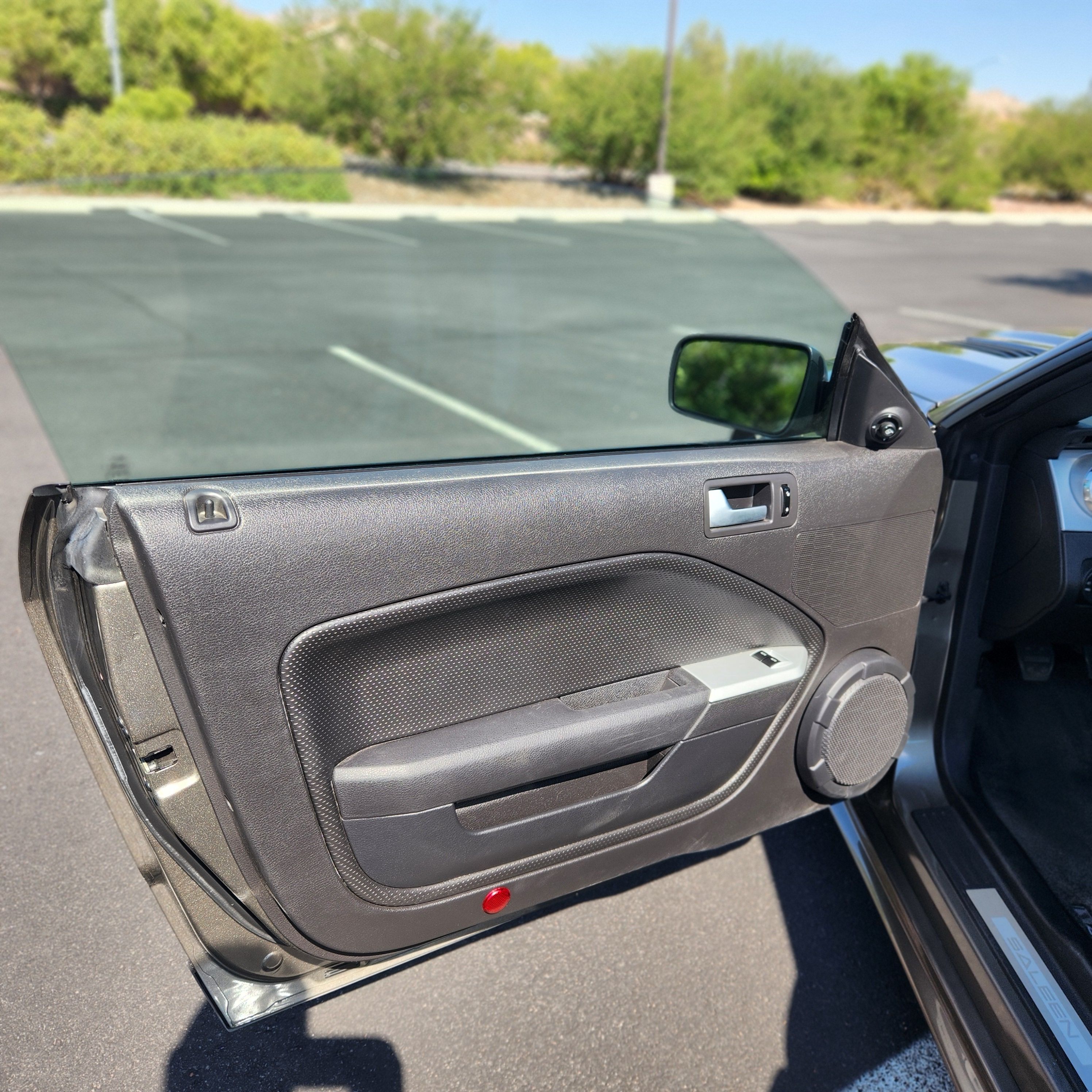 Used 2005 Ford Mustang GT Premium RWD image 16