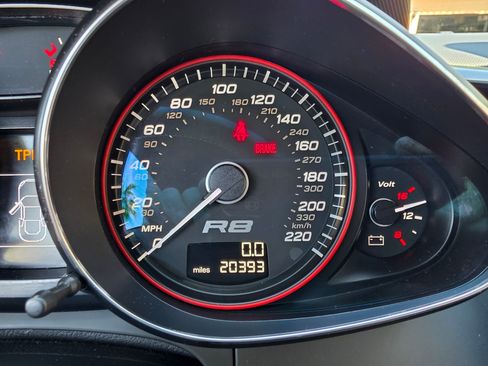 Used 2011 Audi R8 V10 image 17