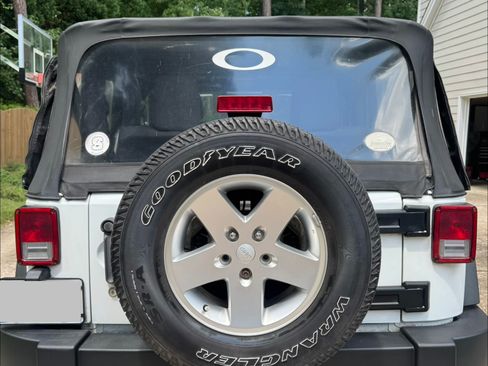 Used 2011 Jeep Wrangler Sport AWD/4WD image 8