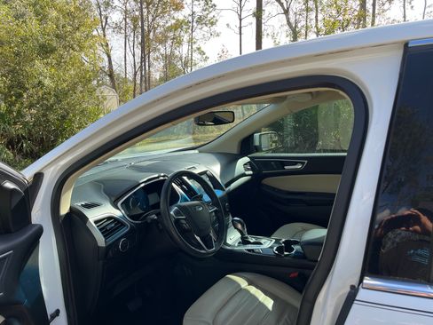 Used 2018 Ford Edge SEL w/ Equipment Group 201A image 4