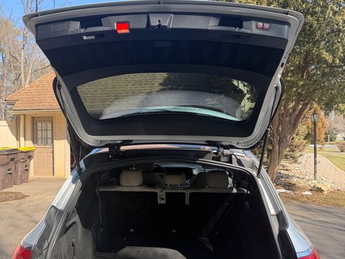 Used 2017 Mercedes-Benz E 400 4MATIC Wagon image 10