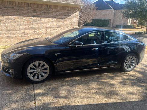 Used 2018 Tesla Model S 75D image 4