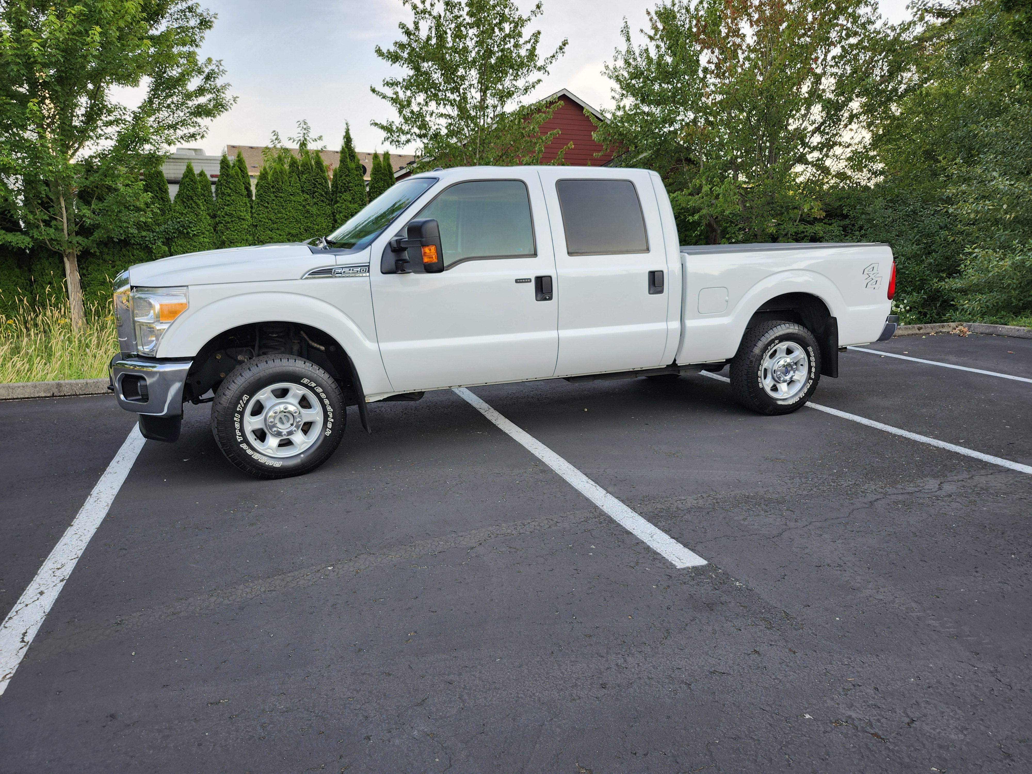 Used 2015 Ford F250 XLT w/ XLT Value Package AWD/4WD image 1