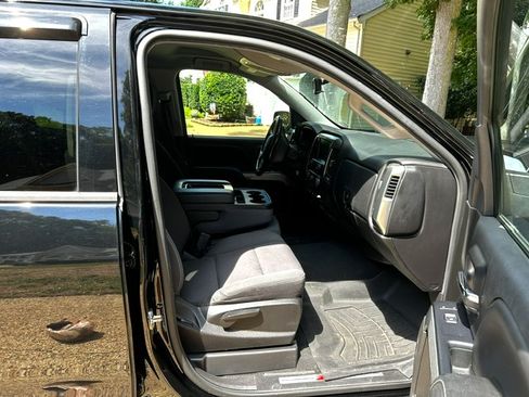 Used 2018 Chevrolet Silverado 1500 LT w/ All Star Edition AWD/4WD image 6
