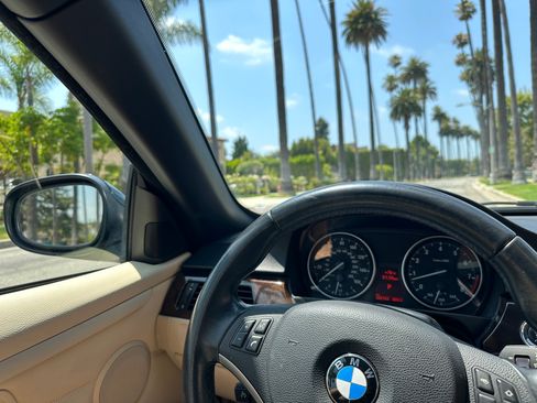 Used 2011 BMW 328i Convertible image 26