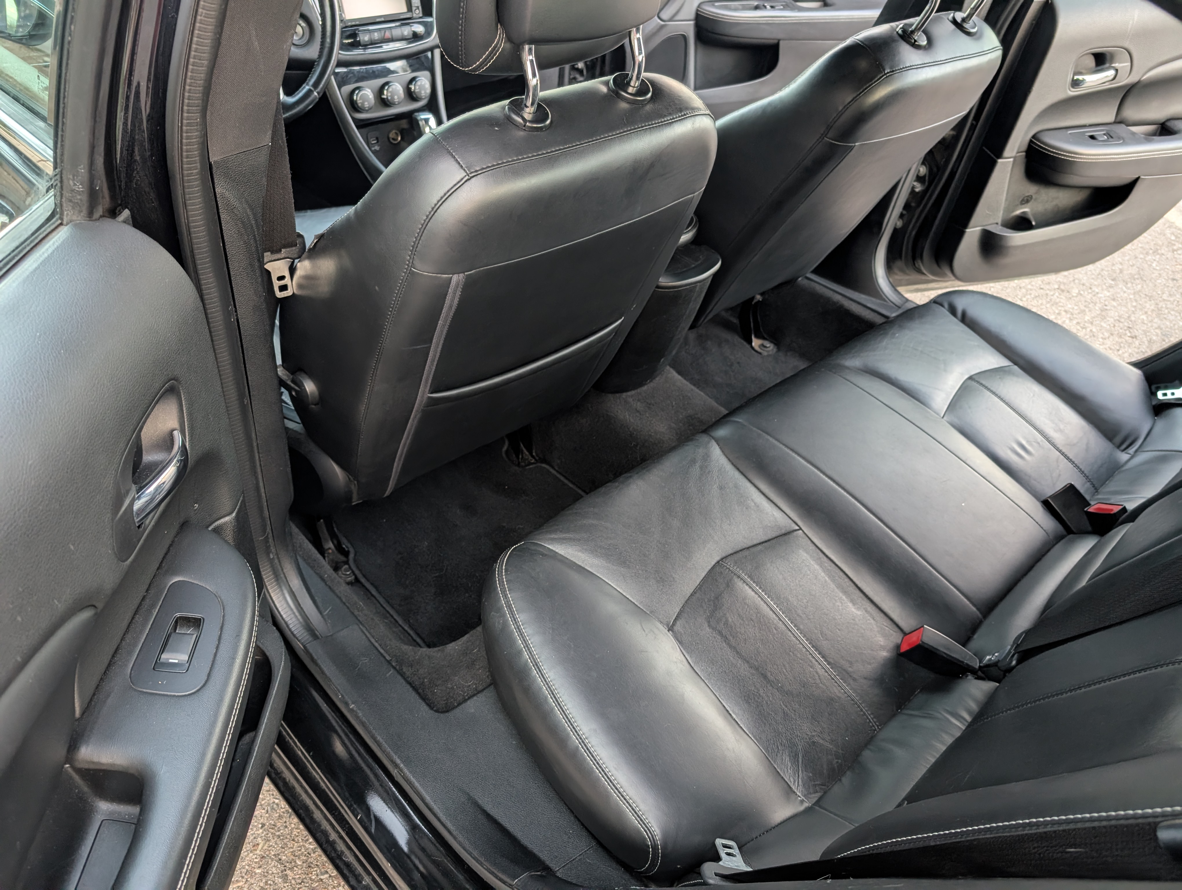 Used 2011 Chrysler 200 Limited FWD image 17
