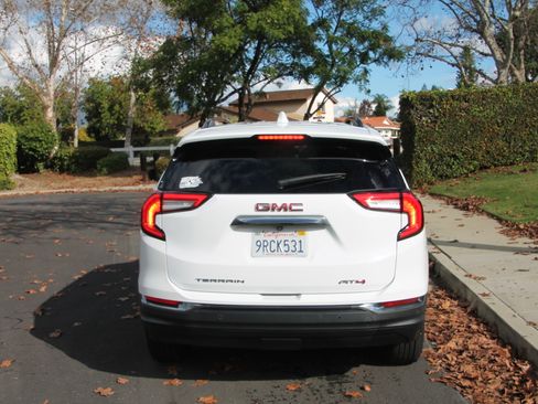 Used 2024 GMC Terrain AT4 w/ Infotainment Package II image 2