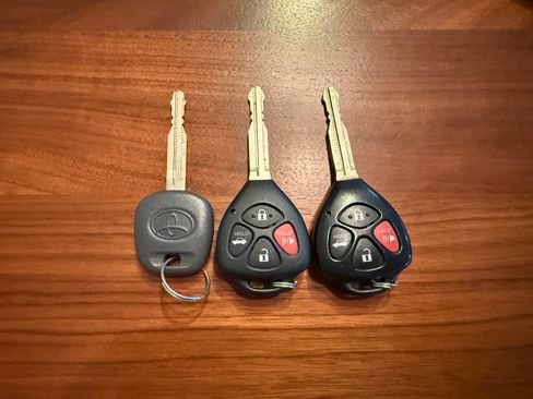 Used 2011 Toyota Camry XLE w/ XLE Extra-Value Pkg #2 FWD image 23
