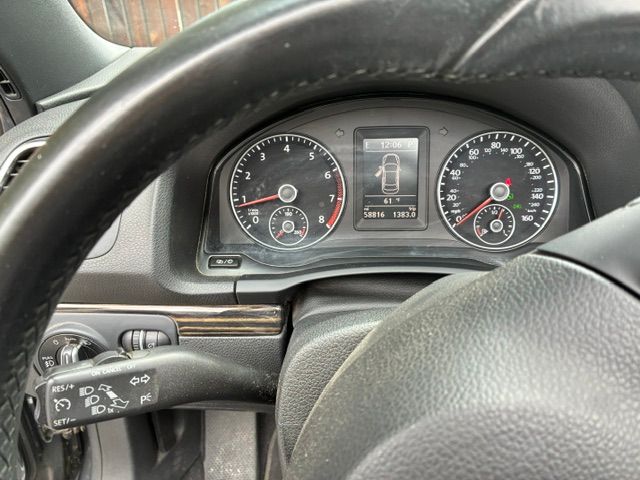 Used 2015 Volkswagen Eos Executive FWD image 9