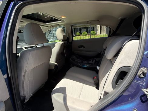 Used 2016 Honda HR-V EX image 19