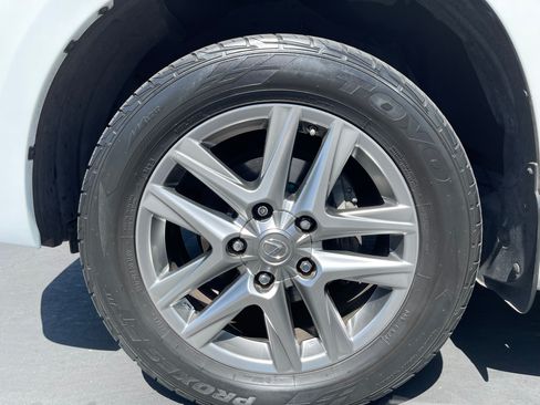 Used 2014 Lexus LX 570 4WD image 27