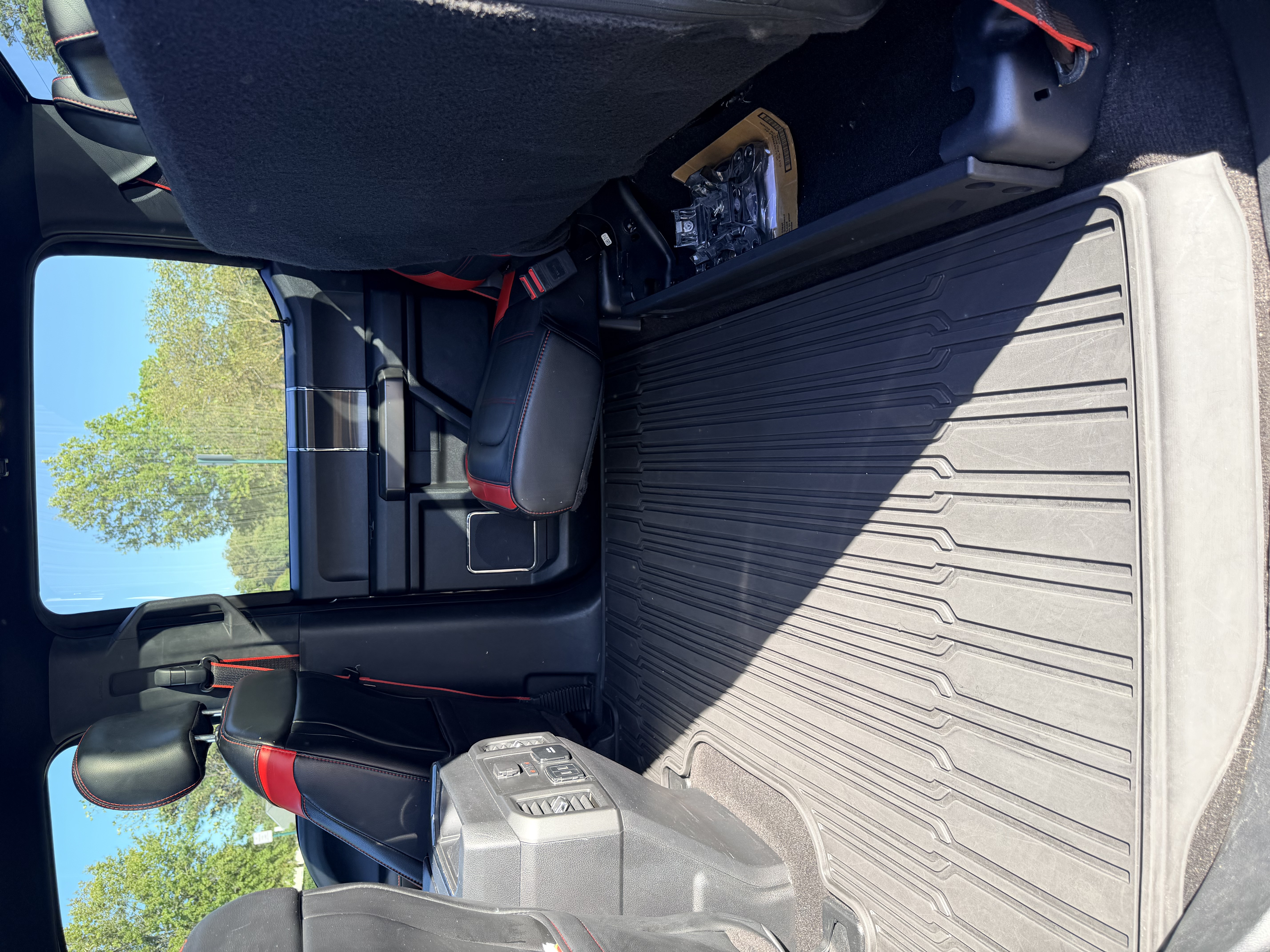 Used 2019 Ford F150 Lariat w/ Equipment Group 502A Luxury AWD/4WD image 10