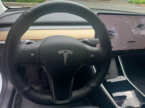 Used 2019 Tesla Model 3 Standard Range Plus RWD image 12