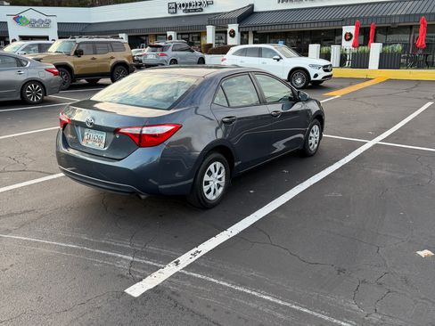 Used 2015 Toyota Corolla L image 5