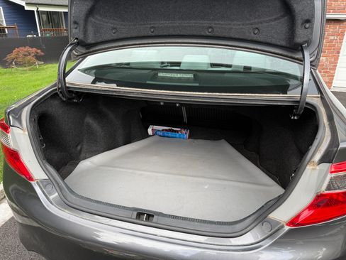 Used 2012 Toyota Camry LE FWD image 11