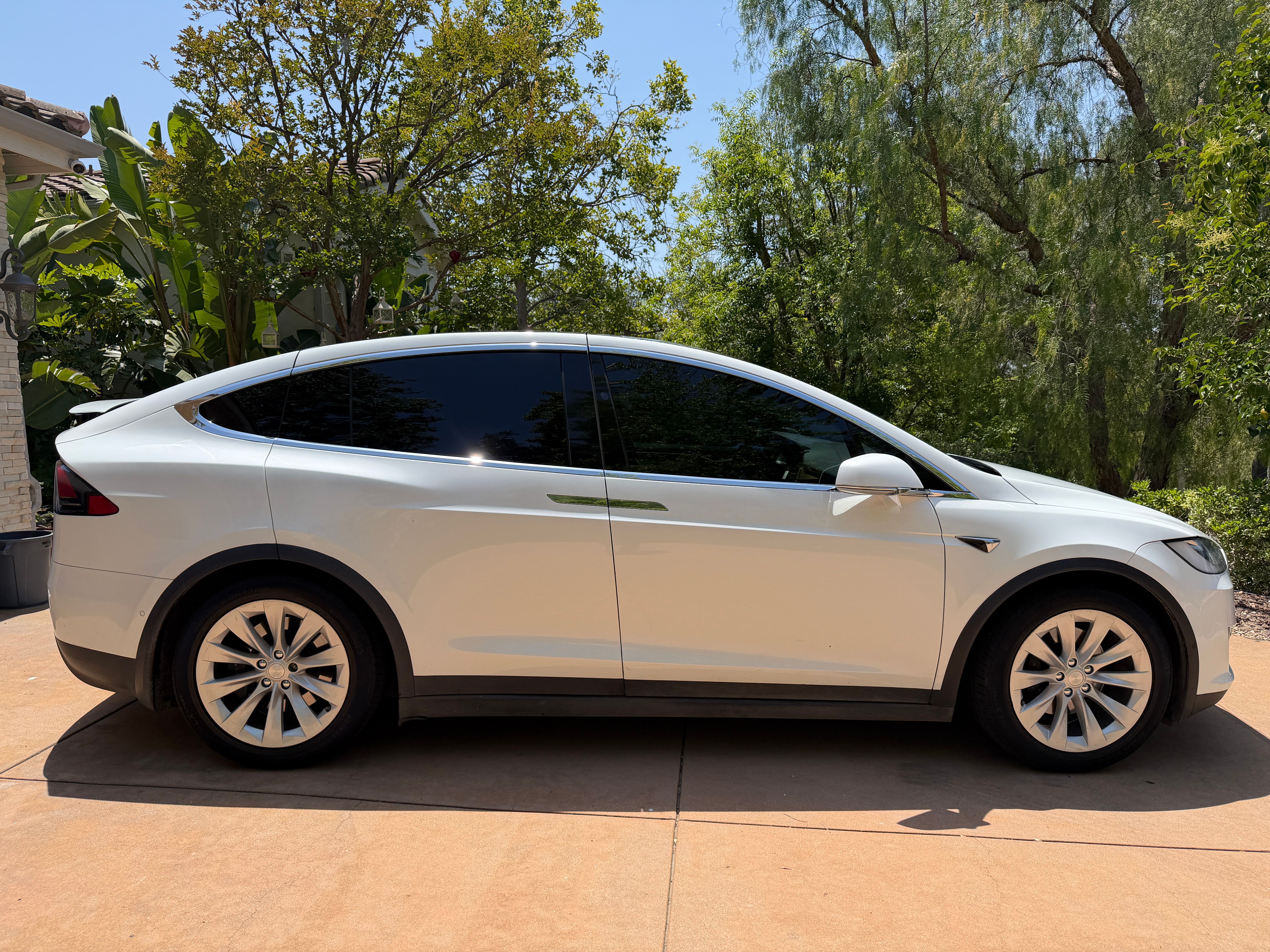 Used 2018 Tesla Model X 75D AWD/4WD image 1